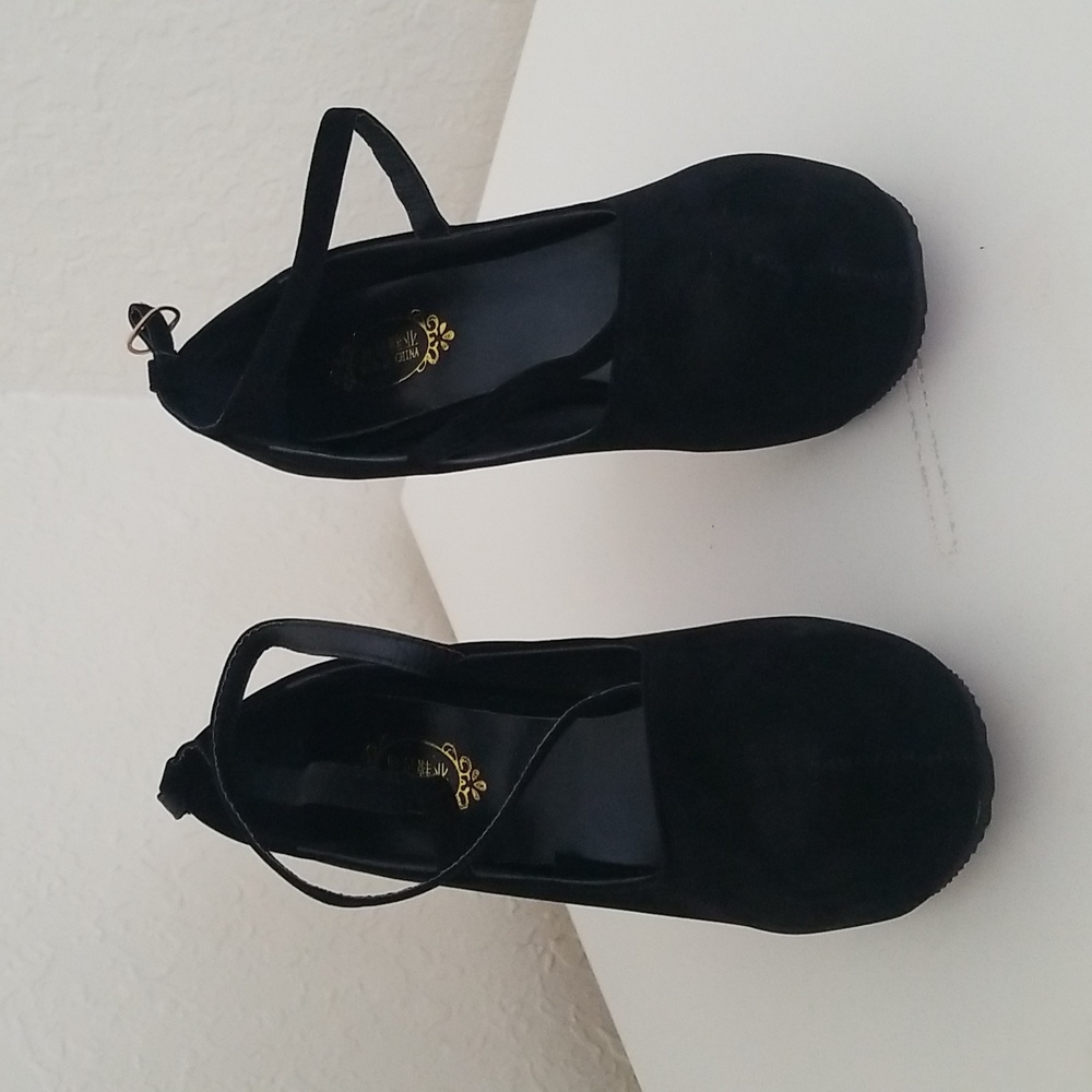 Black High Heeled Shoes